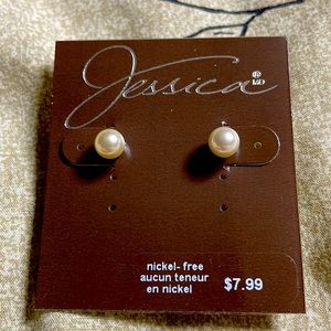 NWT Jessica nickel-free stud earrings